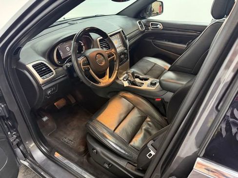 Used 2017 Jeep Grand Cherokee Overland AWD/4WD image 16