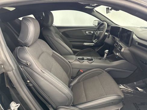 Used 2025 Ford Mustang Coupe image 25