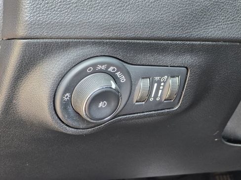 Used 2020 Jeep Compass Limited AWD/4WD image 37