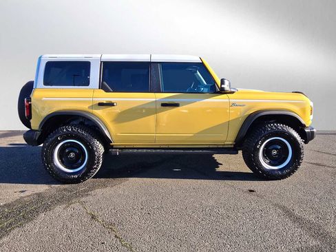 Used 2023 Ford Bronco Heritage Edition image 2