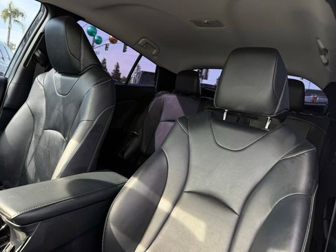 Used 2022 Toyota Prius Prime XLE FWD image 16