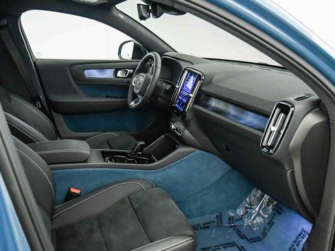 Certified 2023 Volvo C40 P8 Recharge Plus w/ Climate Package AWD/4WD image 18