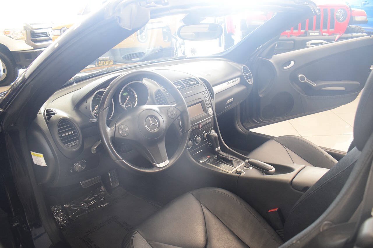 Used 2009 Mercedes-Benz SLK 300 image 17
