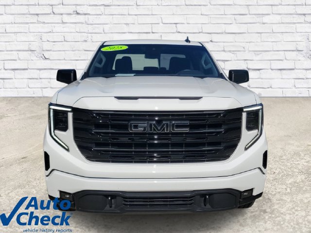 Certified 2025 GMC Sierra 1500 Elevation w/ LPO, Elevation Black Package RWD image 6