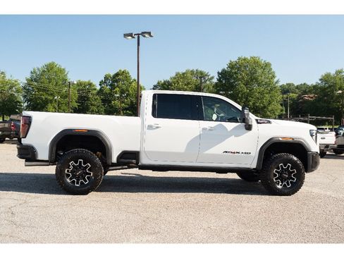 New 2026 GMC Sierra 2500 AT4X w/ LPO, Black Badging Package AWD/4WD image 9