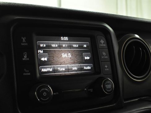 Used 2020 Jeep Wrangler Unlimited Sport S AWD/4WD image 15