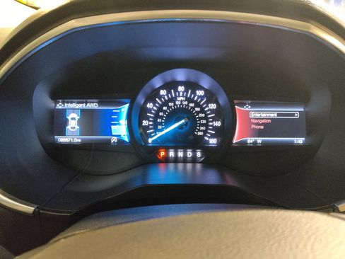 Used 2019 Ford Edge Titanium w/ Equipment Group 301A AWD/4WD image 23
