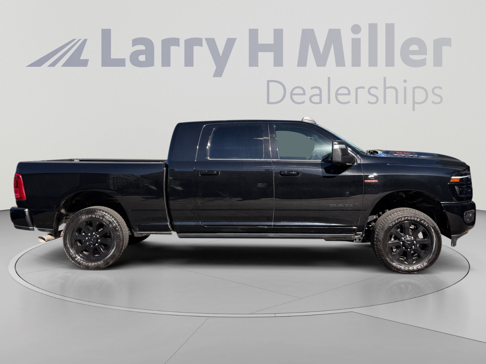 Used 2026 RAM 3500 Laramie AWD/4WD image 6