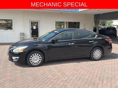 Used 2014 Nissan Altima 2.5 S w/ Display Audio Package image 1