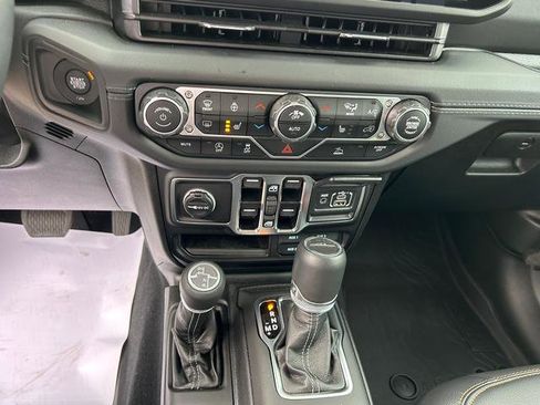 New 2025 Jeep Gladiator Sport image 14