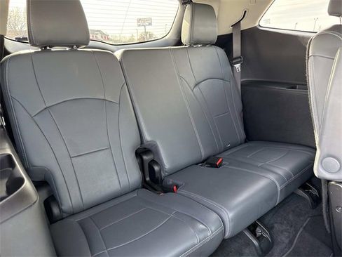 Used 2021 Buick Enclave Essence w/ Sport Touring Edition image 21