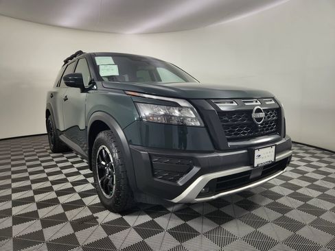 Used 2024 Nissan Pathfinder Rock Creek AWD/4WD image 7