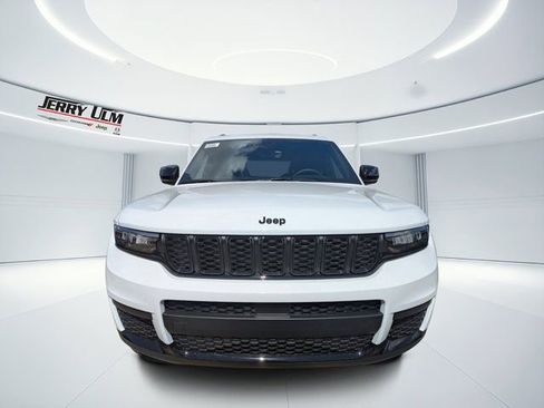 New 2025 Jeep Grand Cherokee L Altitude AWD/4WD image 7