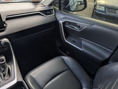 Used 2021 Toyota RAV4 XLE Premium FWD image 20