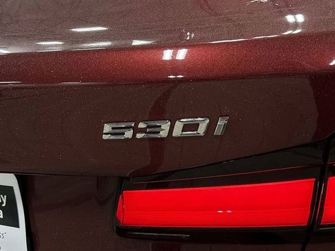 Used 2023 BMW 530i xDrive w/ Premium Package image 28