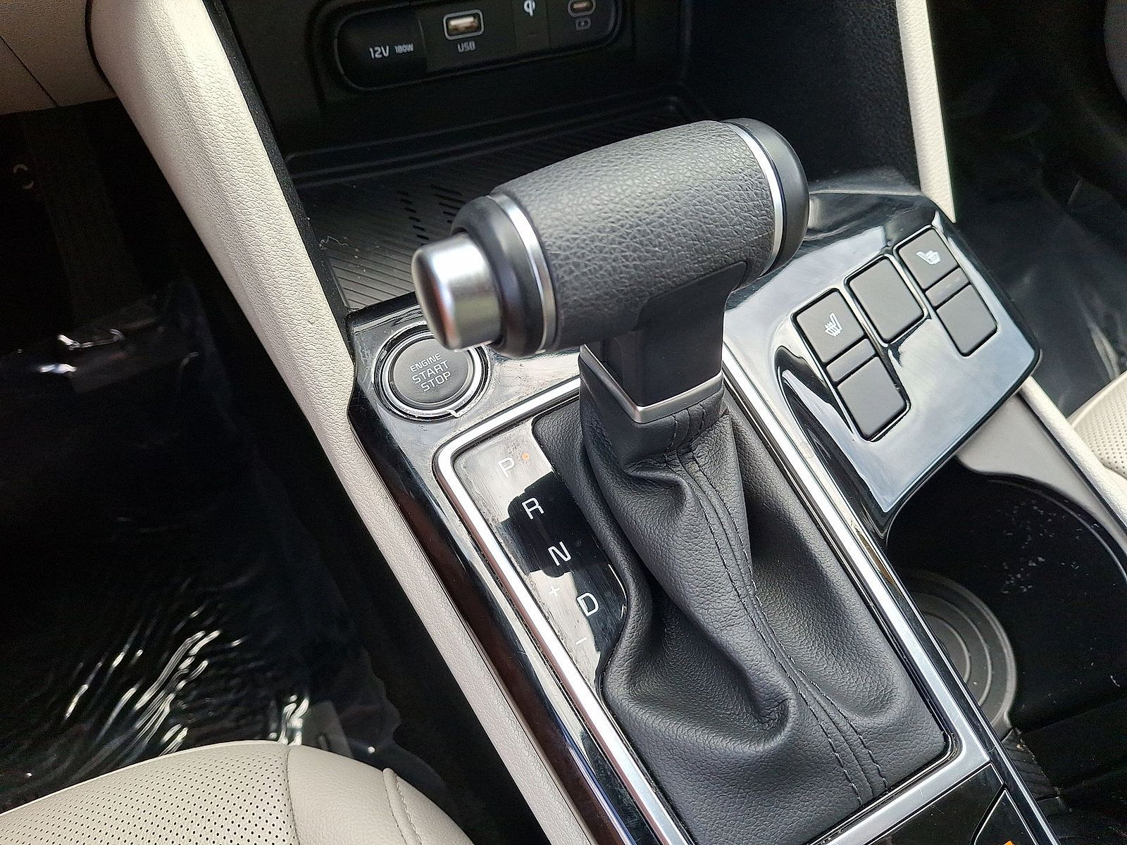 Used 2025 Kia Sportage EX FWD image 12