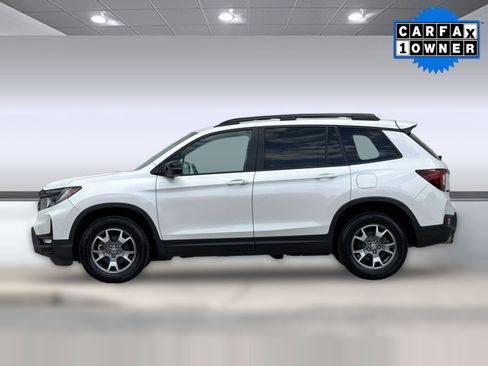 Used 2023 Honda Passport TrailSport image 2