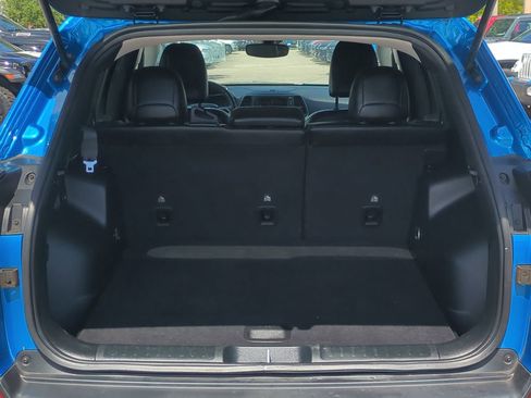 Used 2022 Jeep Cherokee Latitude AWD/4WD image 14