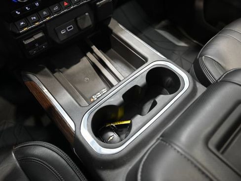 Used 2021 Chevrolet Silverado 1500 High Country w/ Technology Package image 19