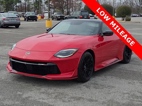 Used 2025 Nissan Z NISMO w/ Floor Mat Package image 2