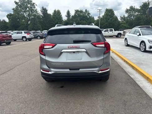 Used 2023 GMC Terrain SLT w/ LPO, Floor Liner Package FWD image 9