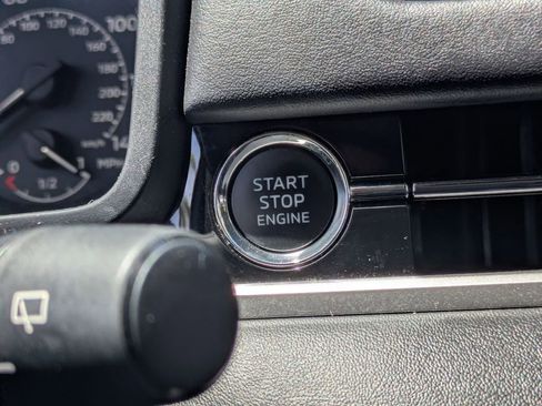 Used 2025 Mitsubishi Outlander SE FWD image 25