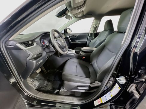 Used 2019 Toyota RAV4 LE w/ All Weather Liner Package AWD/4WD image 19