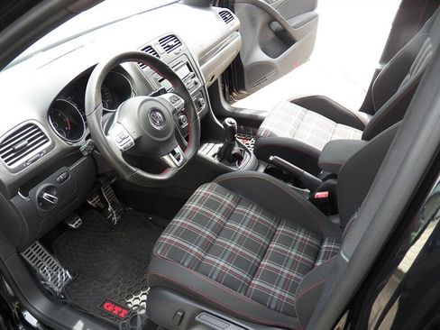 Used 2013 Volkswagen Golf 4-Door FWD image 9