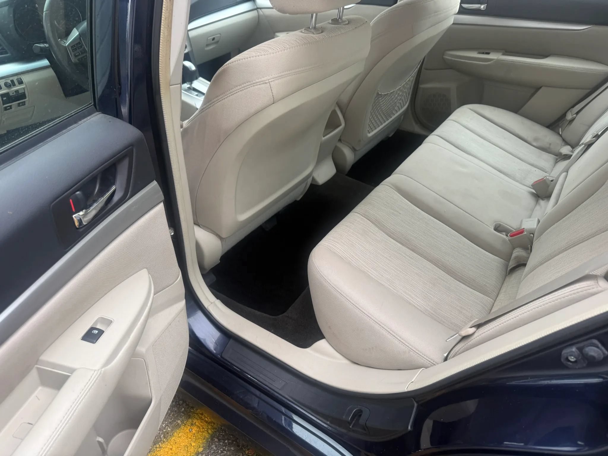 Used 2014 Subaru Legacy 2.5i Premium AWD/4WD image 22