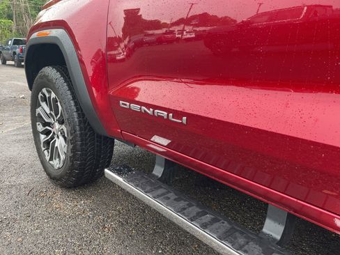 Used 2024 GMC Canyon Denali AWD/4WD image 12