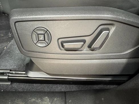 New 2025 Audi SQ5 Premium Plus image 28