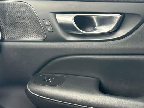 Used 2024 Volvo S60 B5 Plus image 28