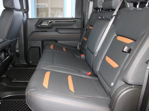 Used 2025 GMC Sierra 2500 AT4 w/ AT4 Premium Plus Package AWD/4WD image 24