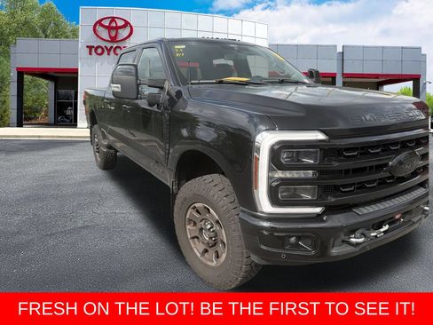 Used 2024 Ford F250 Platinum w/ Tremor Off-Road Package AWD/4WD image 1