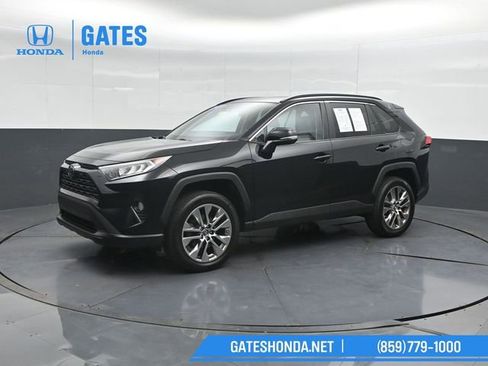 Used 2019 Toyota RAV4 XLE Premium w/ Cold Weather Package AWD/4WD image 7