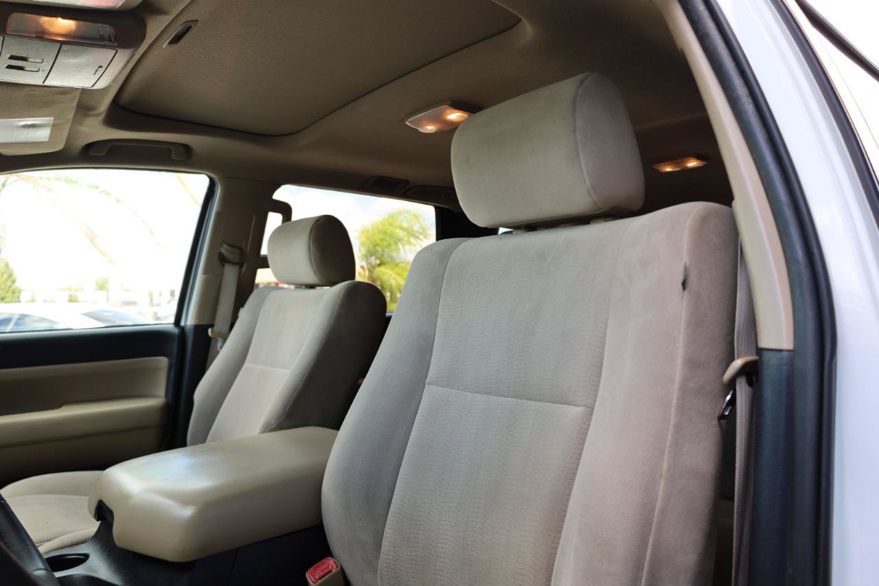 Used 2013 Toyota Sequoia SR5 RWD image 6