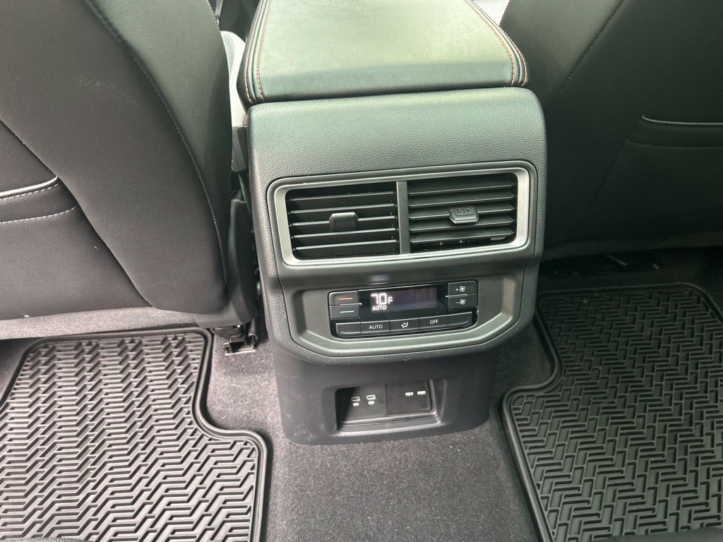 Used 2024 Volkswagen Atlas Peak Edition SE AWD/4WD image 30