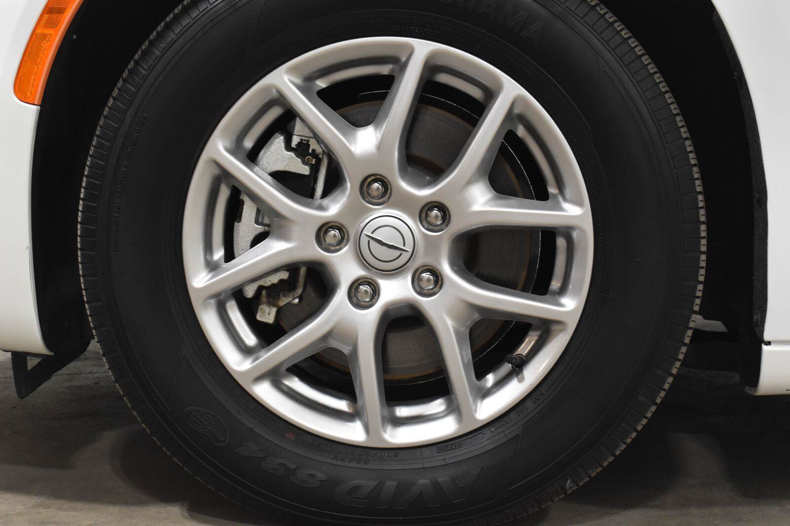 Used 2025 Chrysler Pacifica Select FWD image 30