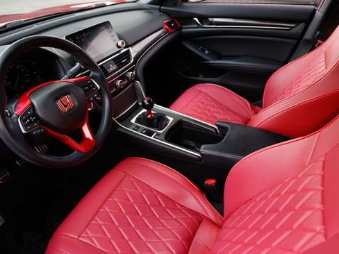 Used 2018 Honda Accord Sport image 6