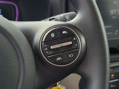 Used 2024 Kia Soul LX image 27