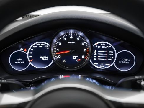 Used 2023 Porsche Cayenne image 18