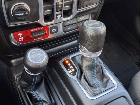 Used 2023 Jeep Wrangler Unlimited Rubicon 4xe w/ Steel Bumper Group image 17