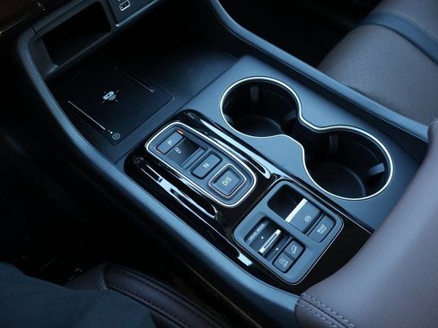 Certified 2025 Honda Pilot Elite image 26