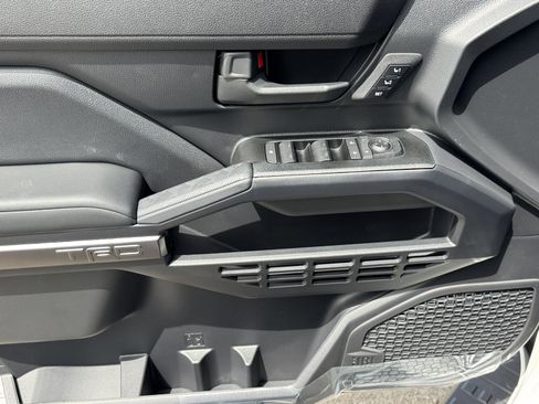 New 2026 Toyota 4Runner TRD Off-Road Premium AWD/4WD image 18