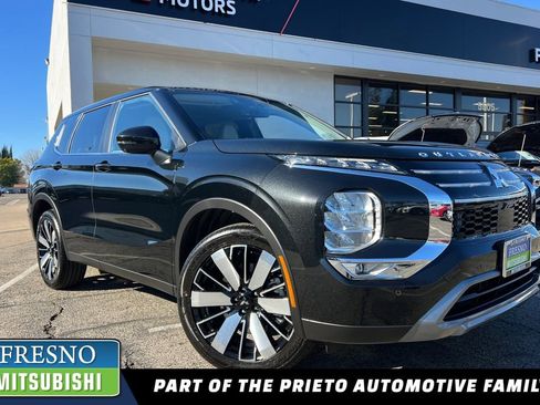 New 2026 Mitsubishi Outlander SE image 1