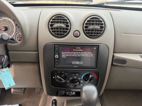 Used 2007 Jeep Liberty Limited image 23