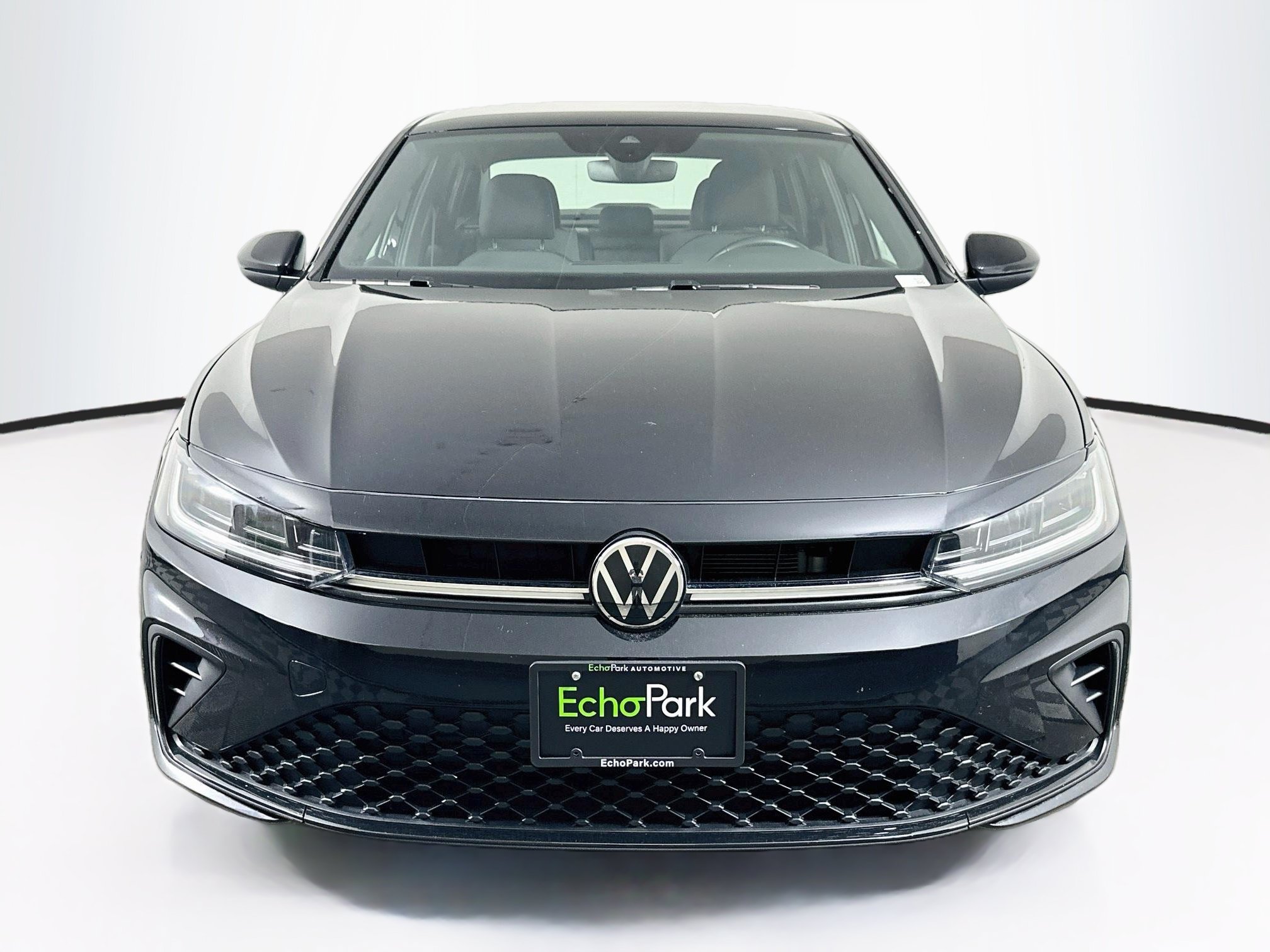 Used 2025 Volkswagen Jetta Sport FWD image 2