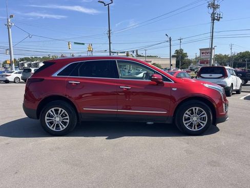 Used 2021 Cadillac XT5 Premium Luxury FWD image 6