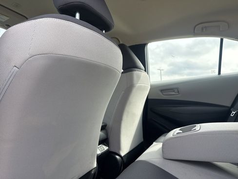 Used 2024 Toyota Corolla LE image 39