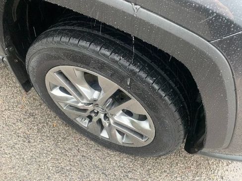 Used 2019 Toyota RAV4 XLE Premium w/ Cold Weather Package AWD/4WD image 9